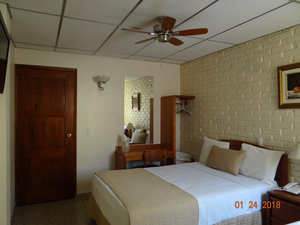 Hotel Mac Arthur テグシガルパ エクステリア 写真