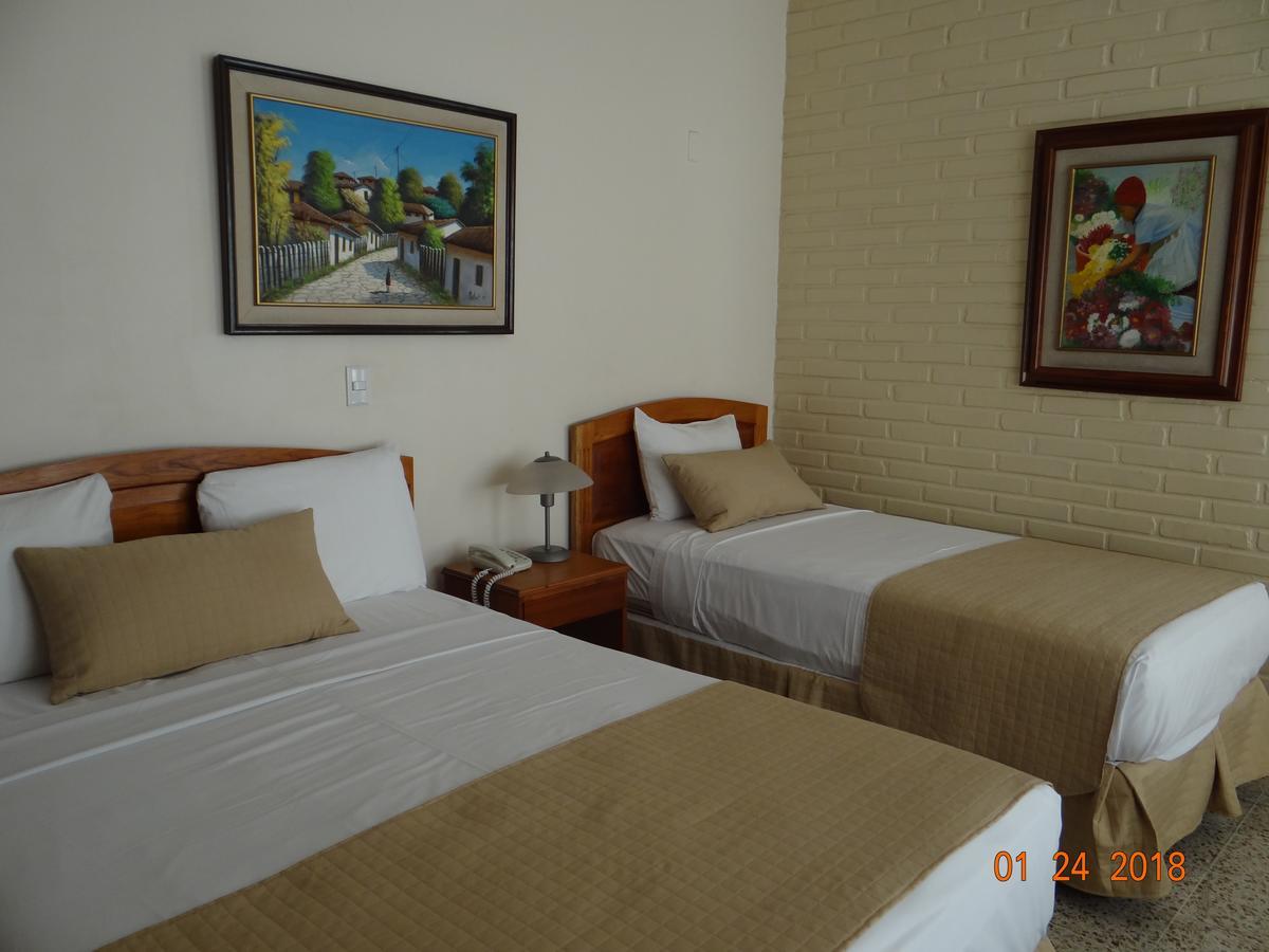 Hotel Mac Arthur テグシガルパ エクステリア 写真